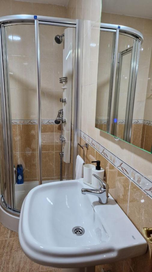 Apartamento Baeza Cozar 1 Apartment Ngoại thất bức ảnh
